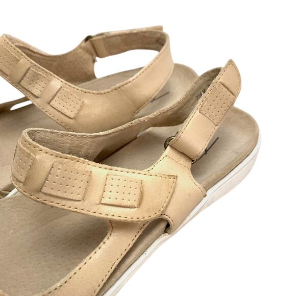 Trotters Womens Tan Beige Genuine Leather Sandals Shoes Ankle Strap Comfy 7.5 N - Picture 10 of 16